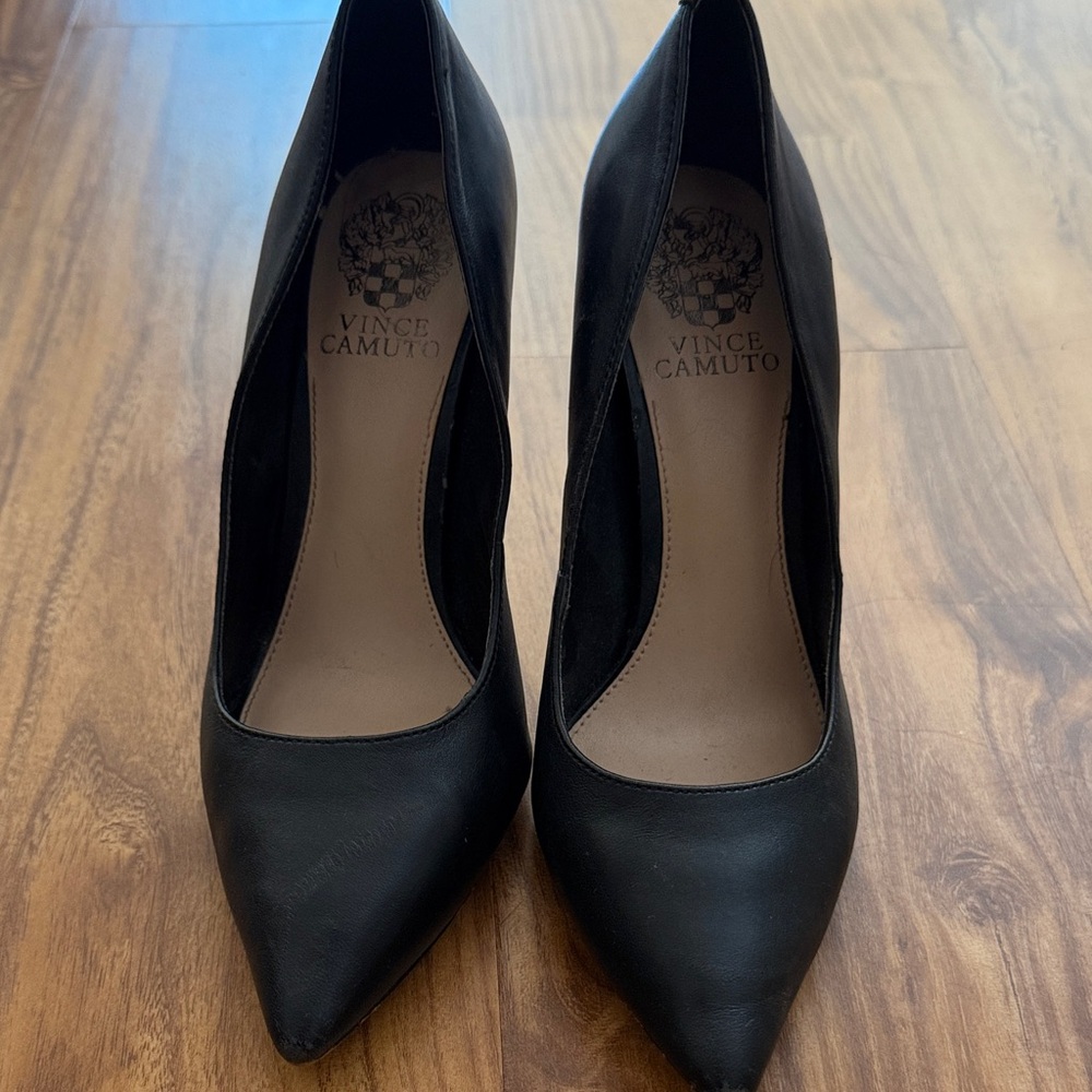 Vince Camuto Black Pointed Toe Leather Pumps